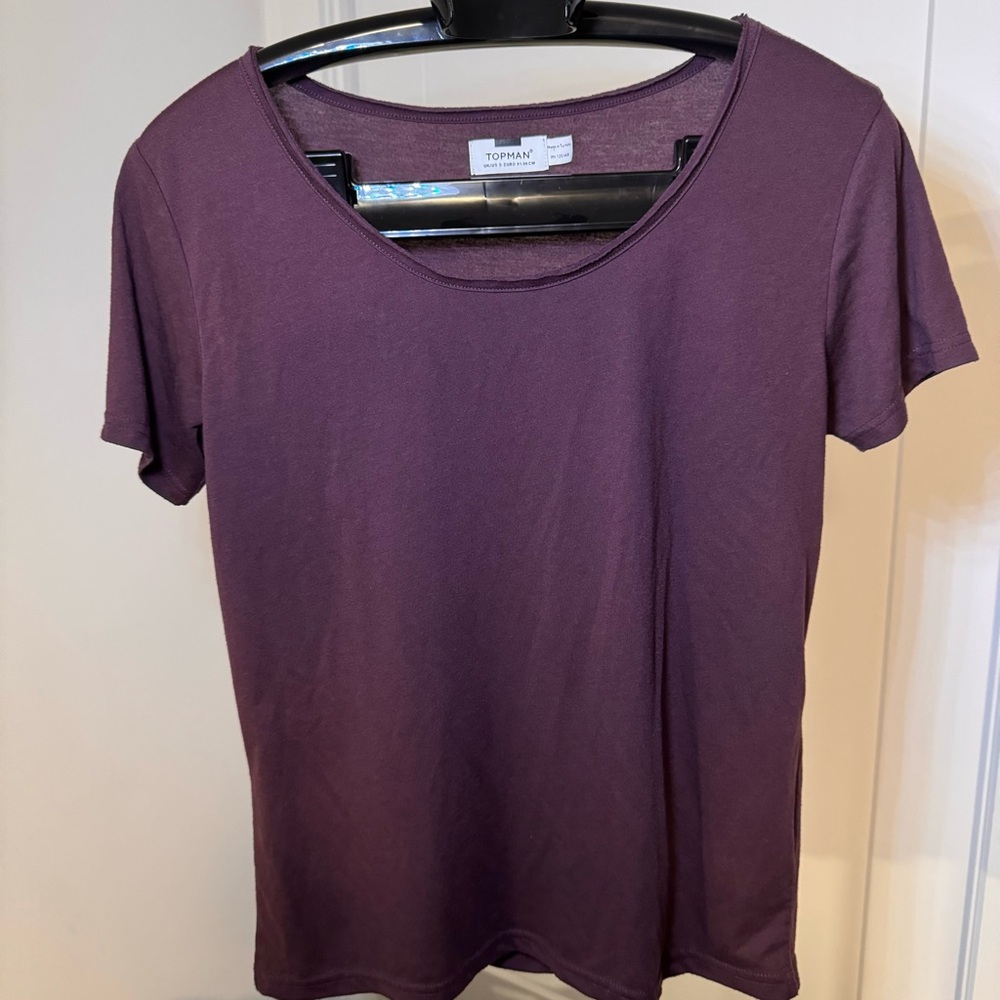 Top men wide low neck loose fit (size small)